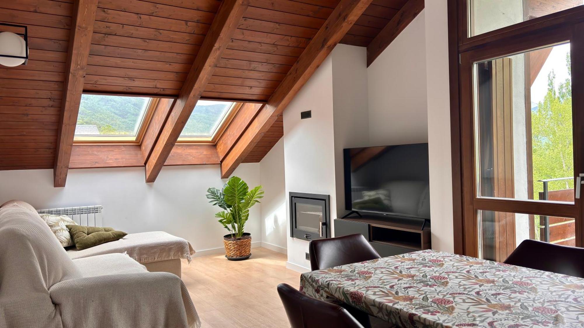 Apartmán Bpirineos-Pico Cerler Benasque Exteriér fotografie